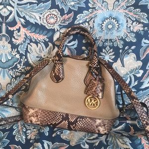 Small authentic Michael Kors crossbody
